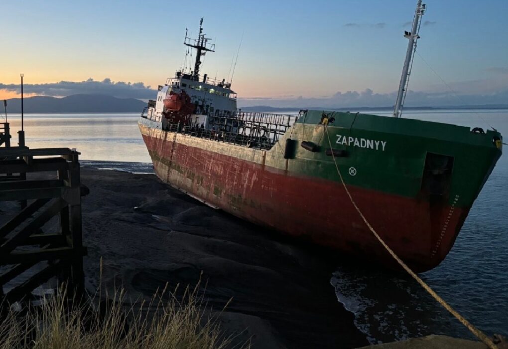 Zapadnyy aground